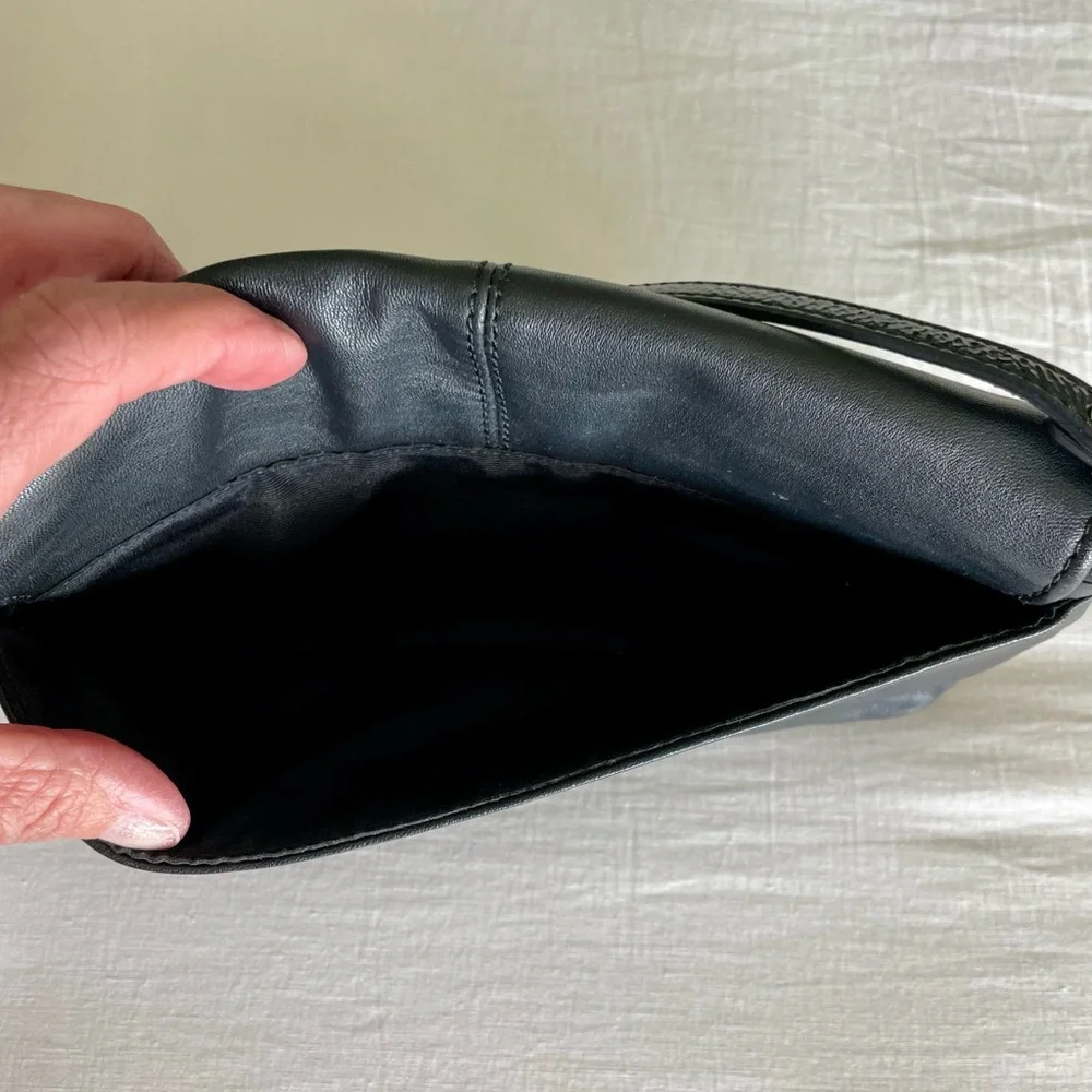 Coach Black Leather Wristlet with Detachable Strap. Great condition. - Picture 6 of 8